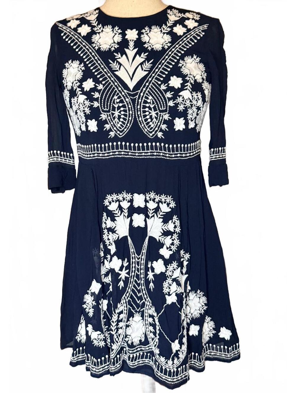 French Connection Navy Ivory Embroidered Folk Mini Dress US 2